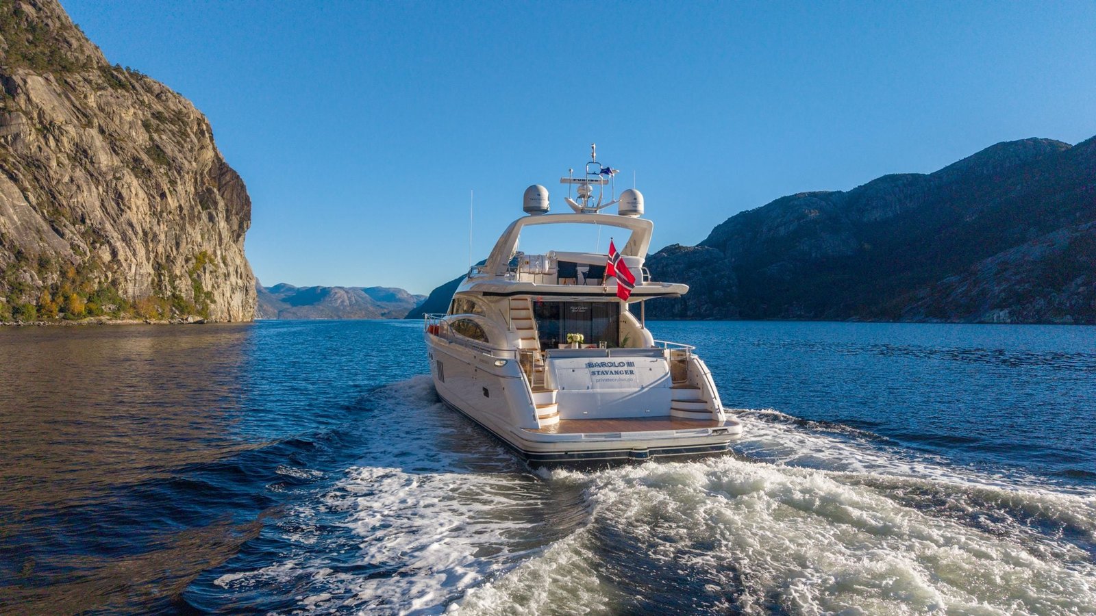 Barolo III leaving a wake through the Lysefjord
