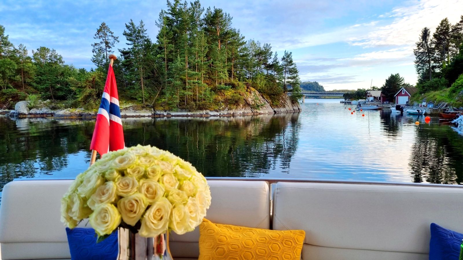 Visit Norway fjord and mountains